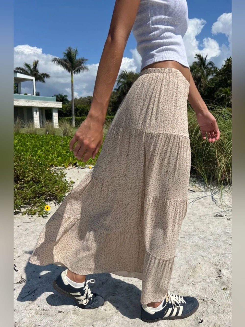 Brandy Melville Izzy Floral Maxi Skirt - Picture 2 of 7